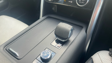 Land Rover Discovery 3.0 D300 R-Dynamic SE 5dr Auto Diesel Station Wagon